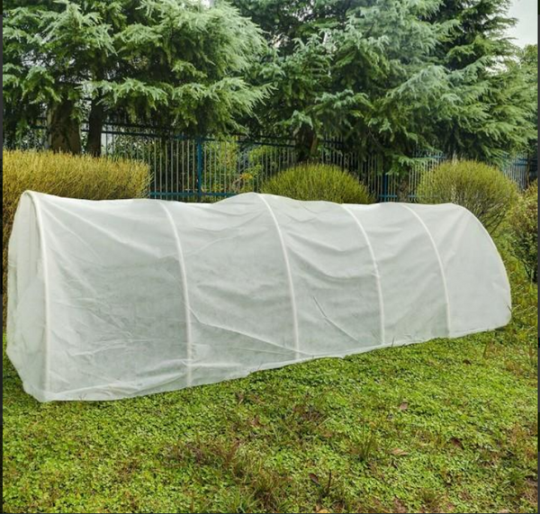 0.9oz Row Cover 10ft  Width, white