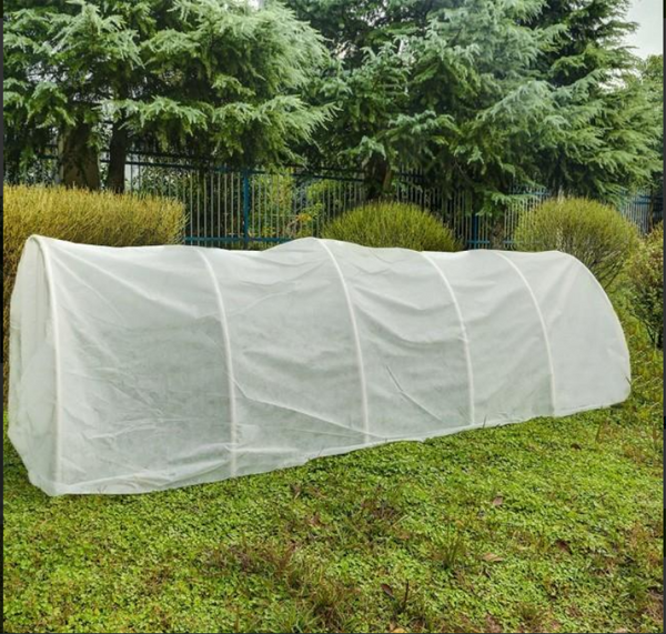 0.9oz Row Cover 10ft Width, white