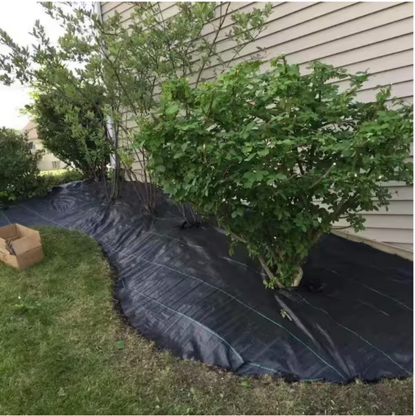 4oz. Compound weed barrier 5ftx300ft with Pegs,Black